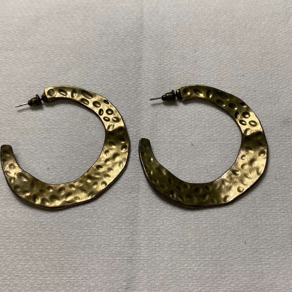 Hoop Earrings Brass color. (BQ)